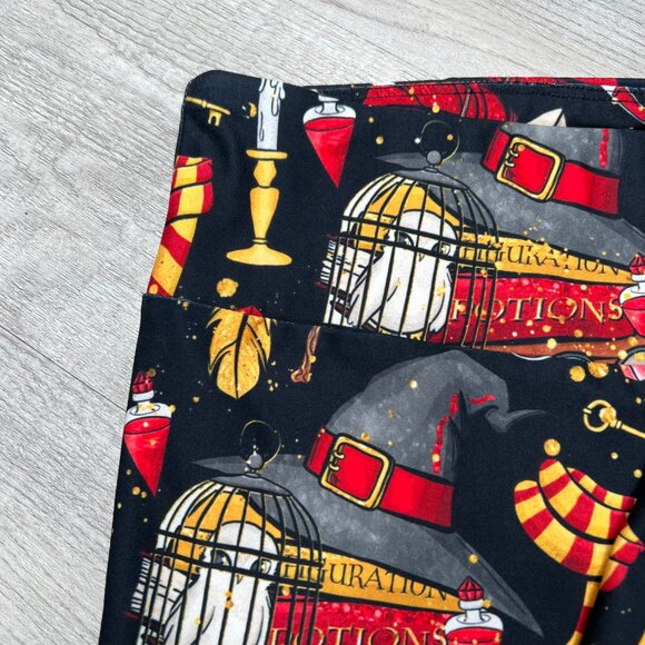 Gryffindor Themed Red Wizard House Print Black Soft Leggings - Picture 4 of 7